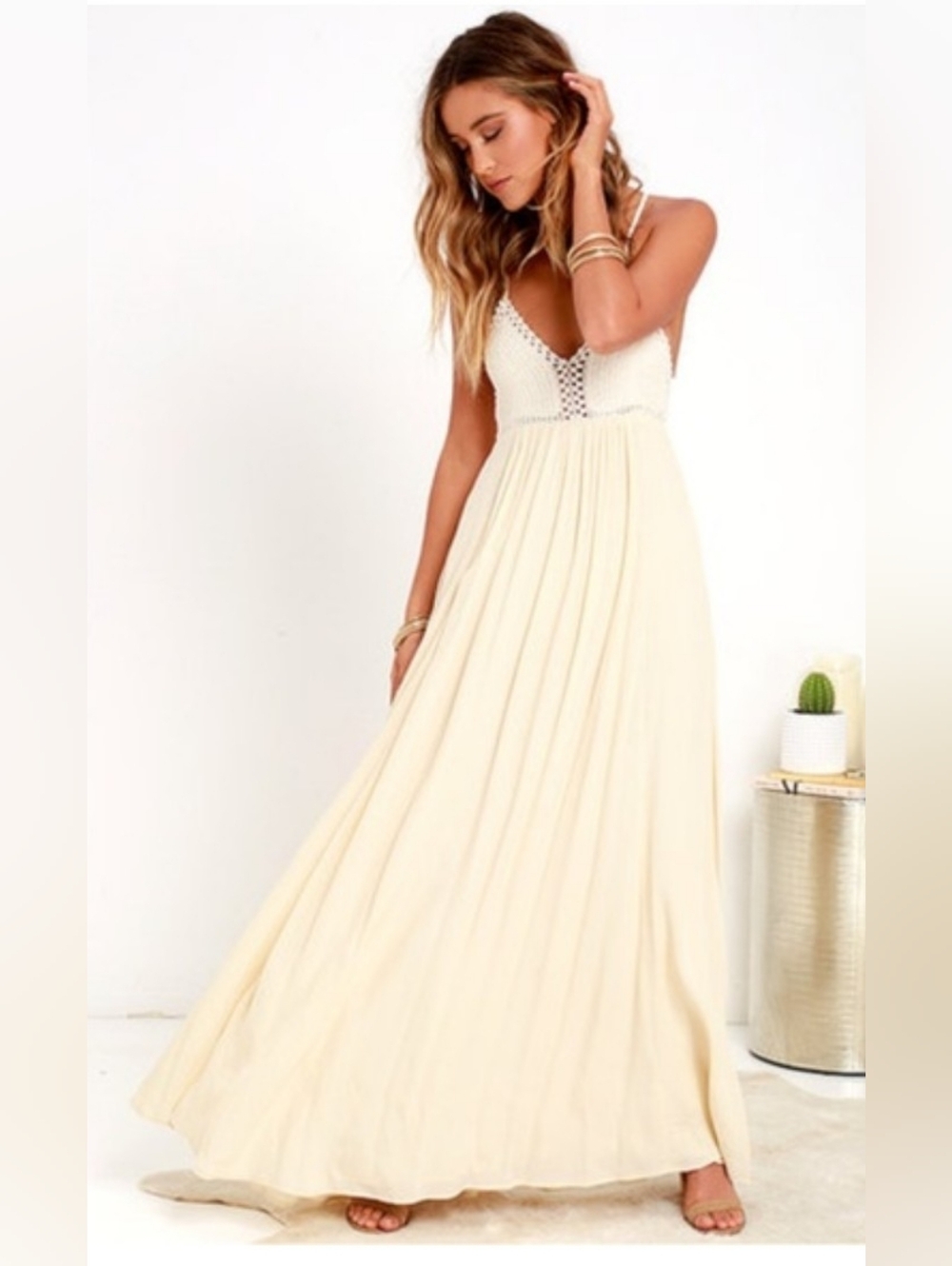 Lulu’s Hippie Chic Cream Maxi Dress – Medium – NWT
Romantic boho maxi